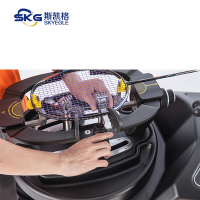 Máy kéo dây cầu lông 100-240V với hệ thống kẹp vợt đồng bộ